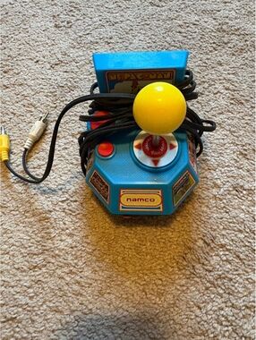 Vtg as seen on tv 2000's plug n play namco pac man video game